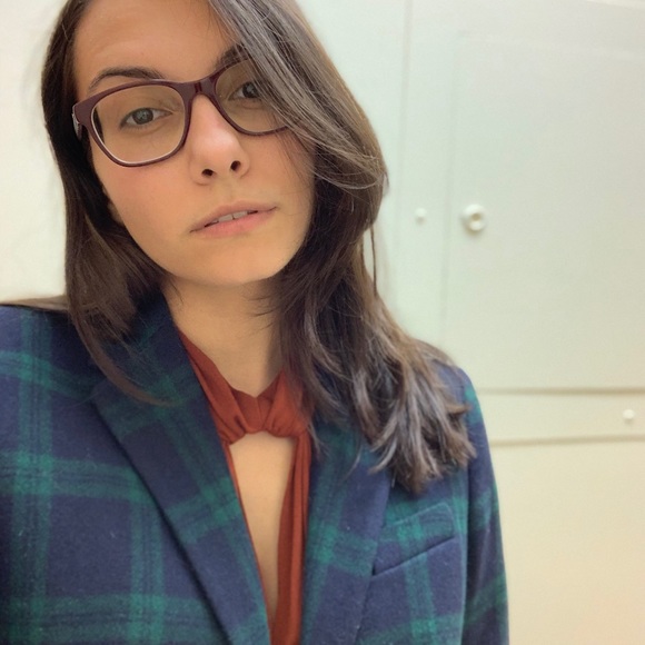 Meet your Posher, Shea - Picture 1 of 1